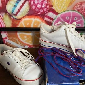 Skechers active triple play 10 white leather shoes with red and blue detail